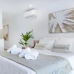 Modern 1 Bedroom With Terrace And Ac Near In Americas Apartment